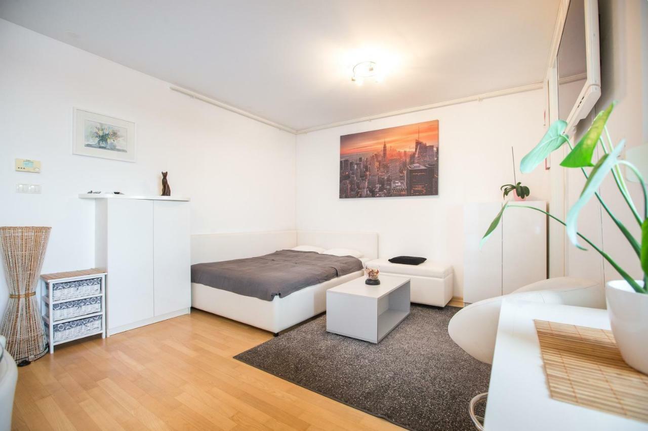 Cozy & Modern Studio With Balcony Zagreb Exterior photo